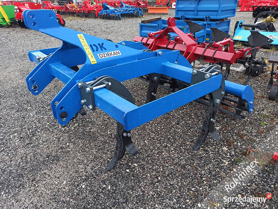 Pług dłutowy bezorkowy M-PIRAT z wałem pojedynczym strunowym